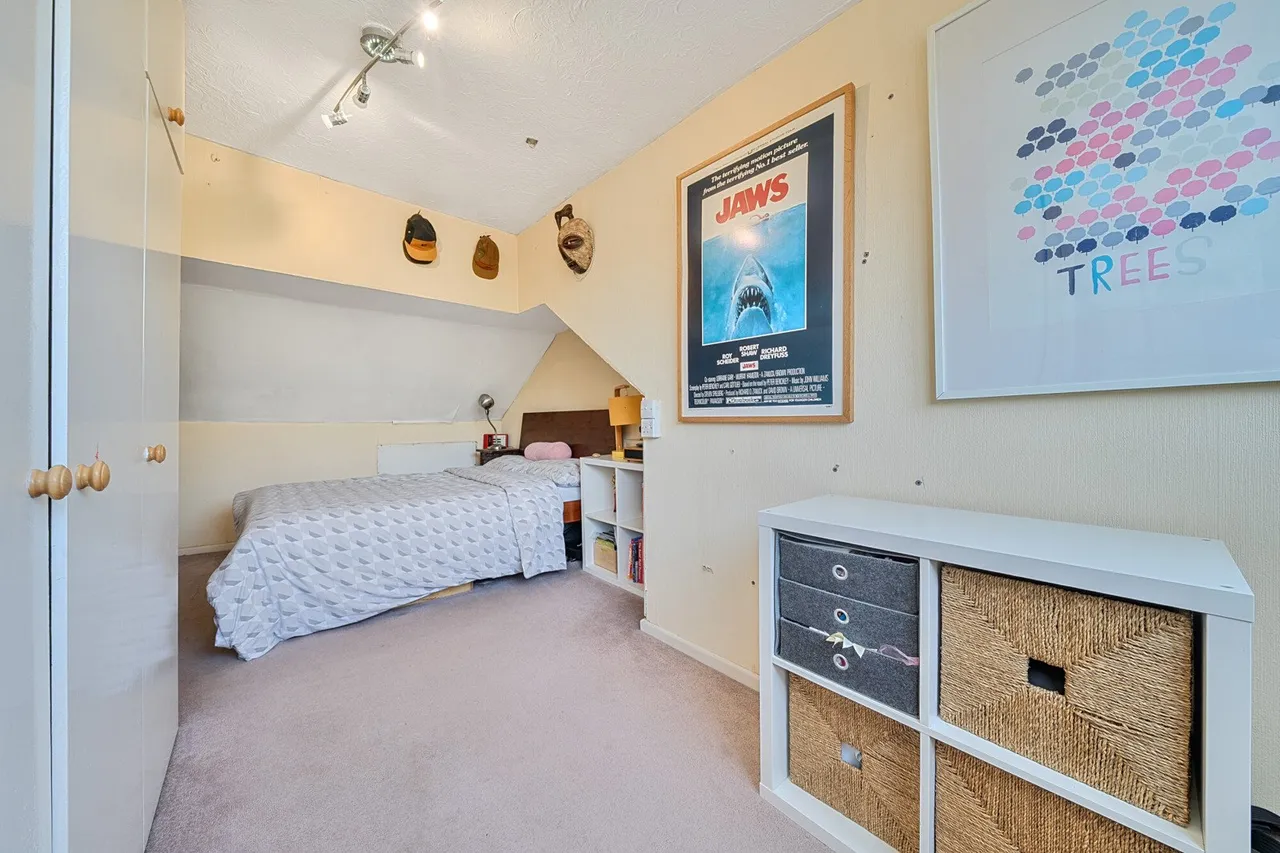Olven Road, SE18, photo 8