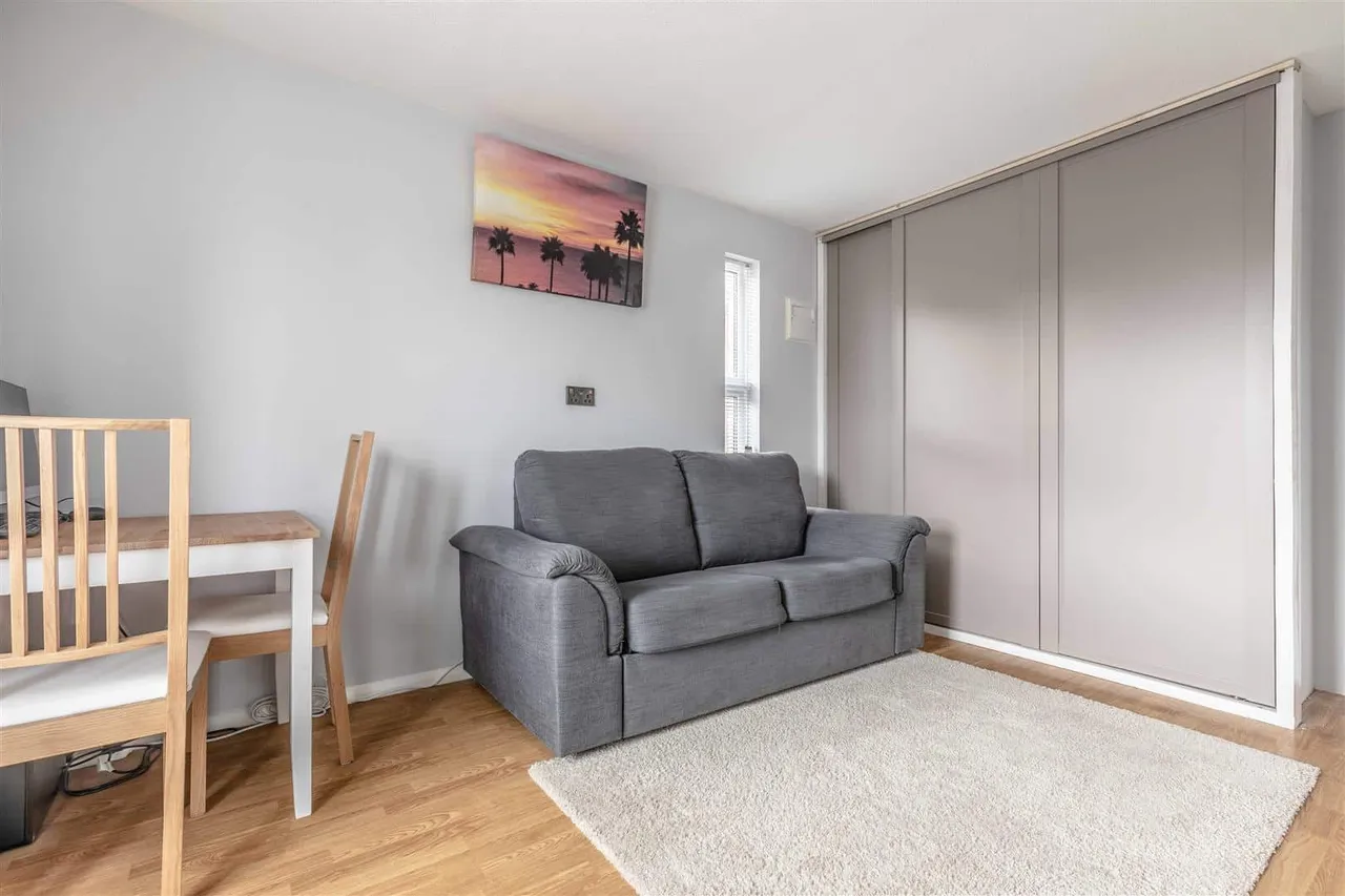 23 Holmlea Road, Datchet, Berkshire, SL3 9HG, photo 4