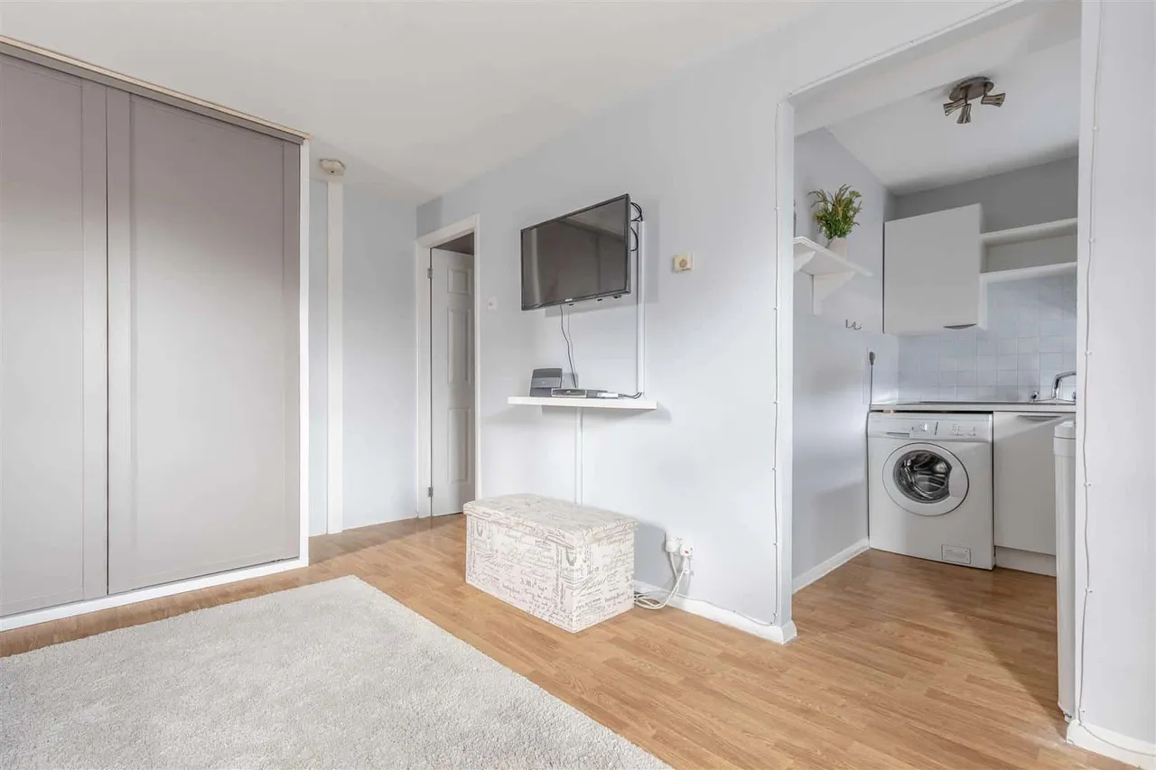 23 Holmlea Road, Datchet, Berkshire, SL3 9HG, photo 6