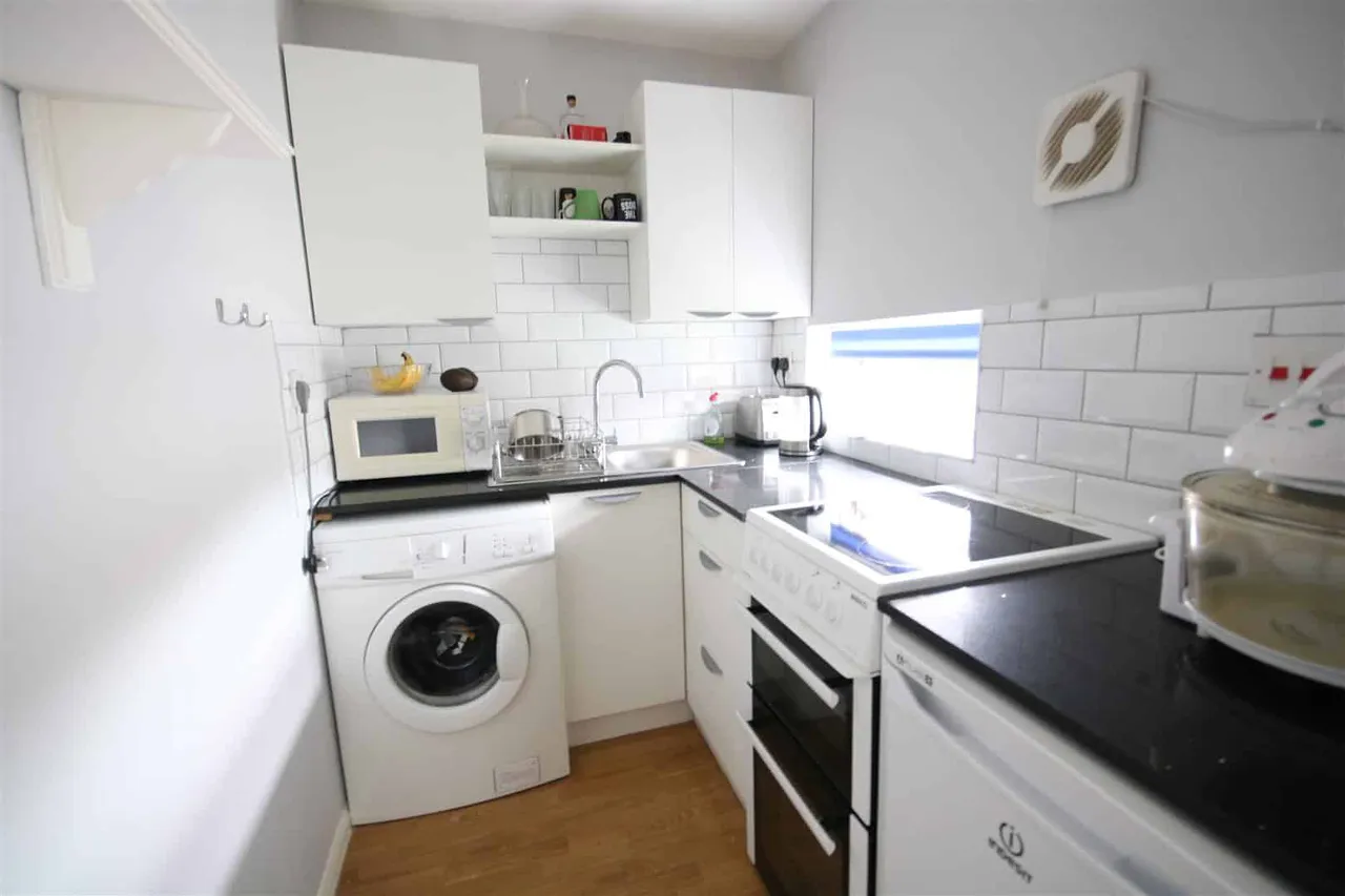 23 Holmlea Road, Datchet, Berkshire, SL3 9HG, photo 9