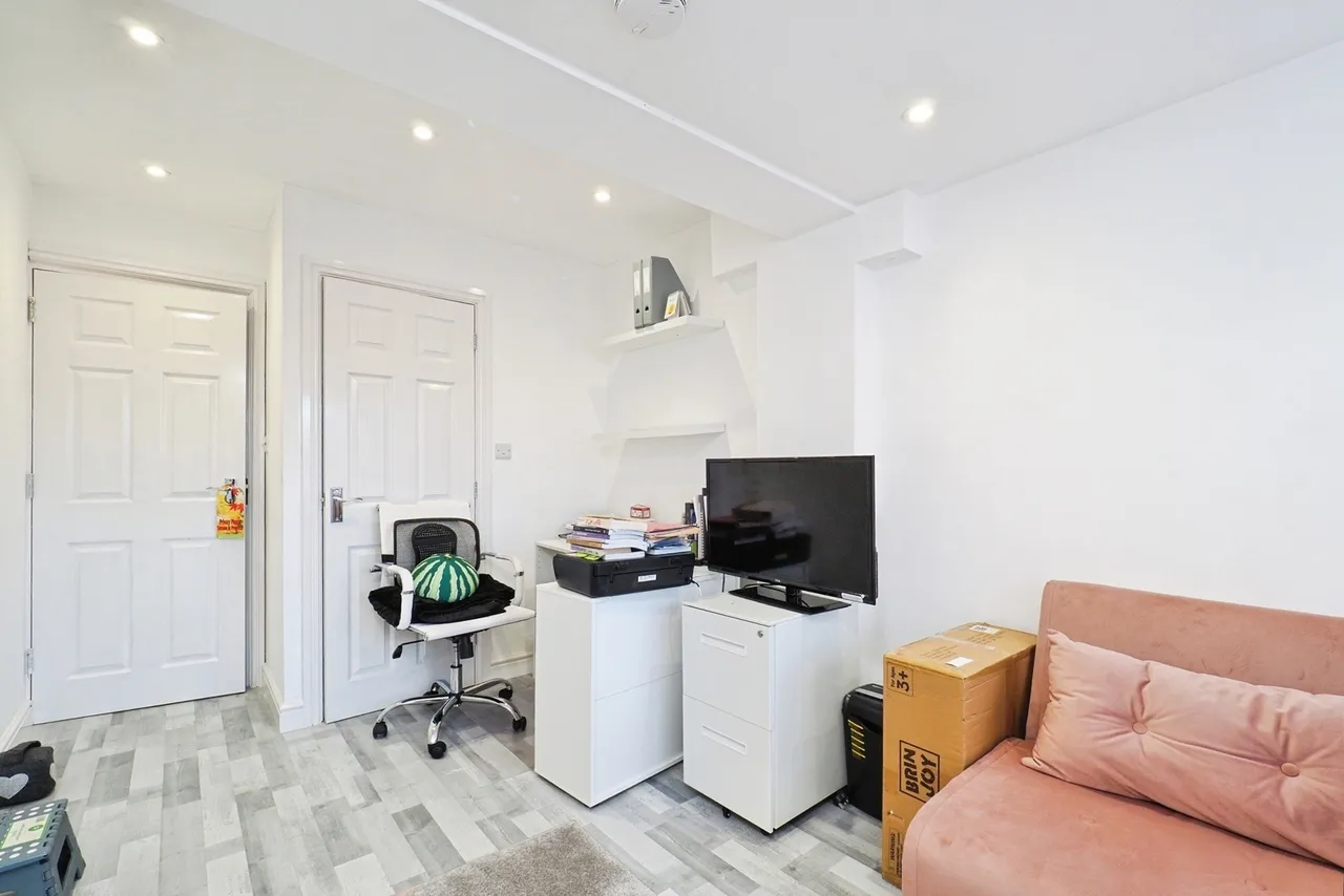 Gowan Close, Beeston, Nottingham, Nottinghamshire, NG9, photo 10