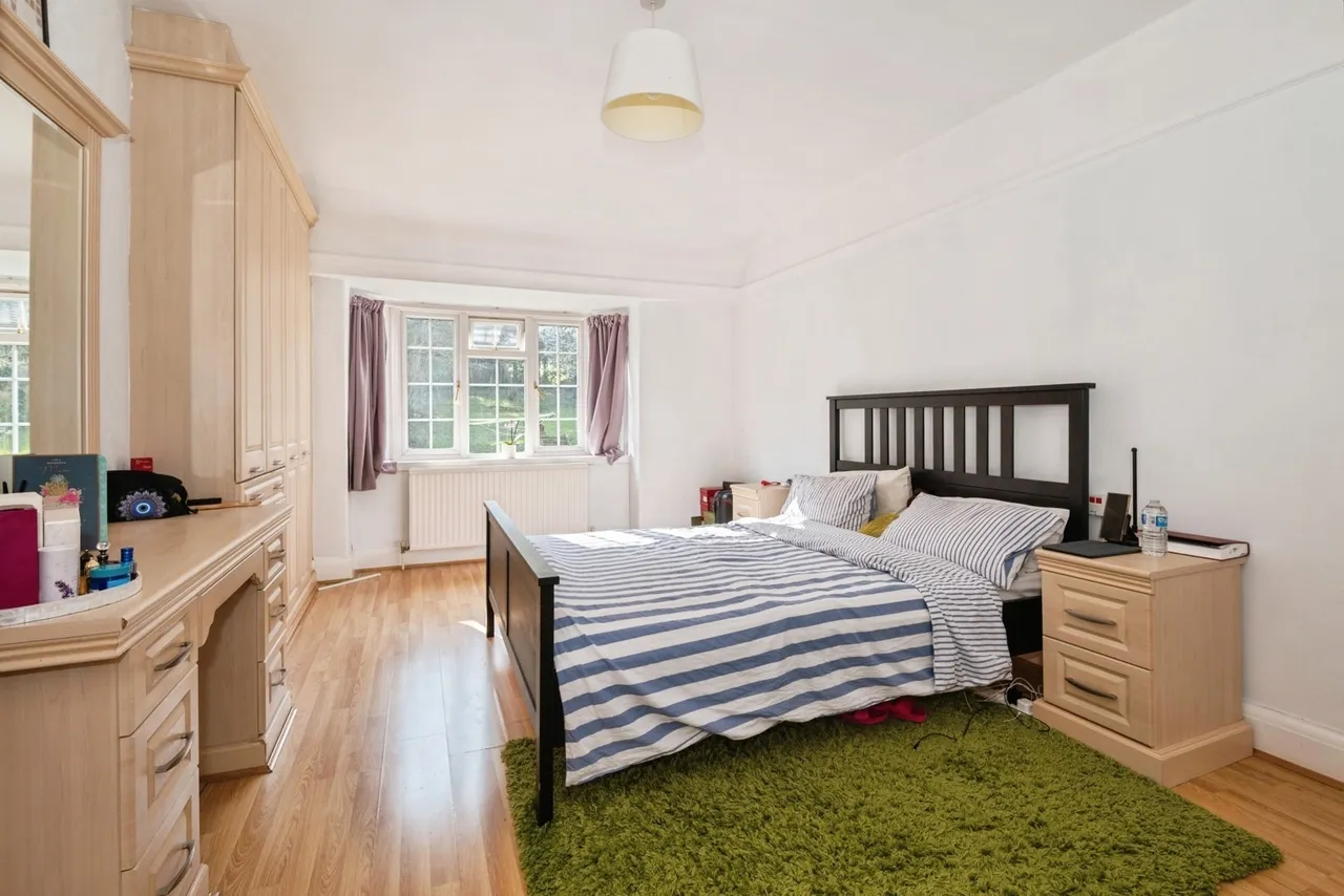 Woodcote Valley Road, Purley, CR8, photo 20