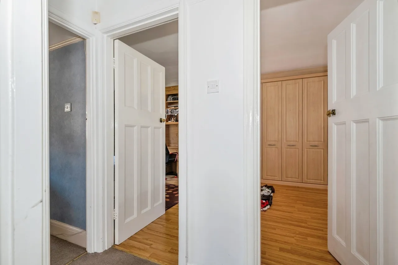 Woodcote Valley Road, Purley, CR8, photo 15
