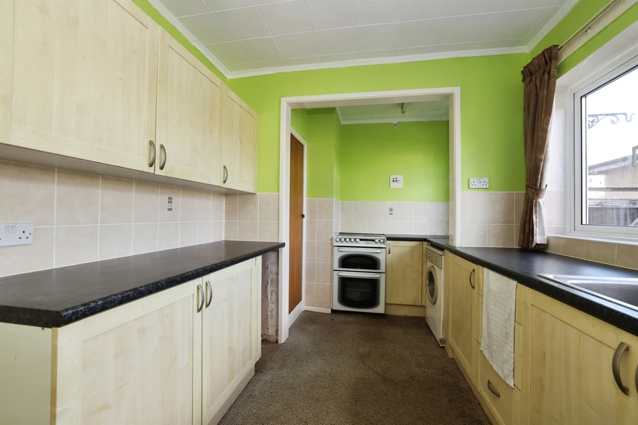 Abberd Way, Calne, SN11, photo 3