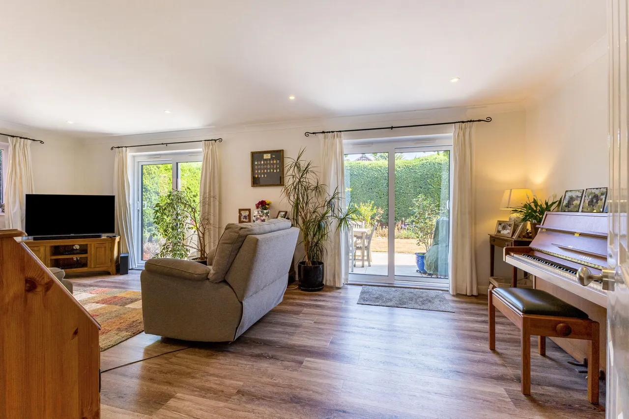 Churchfields, Kingsley, GU35, photo 3