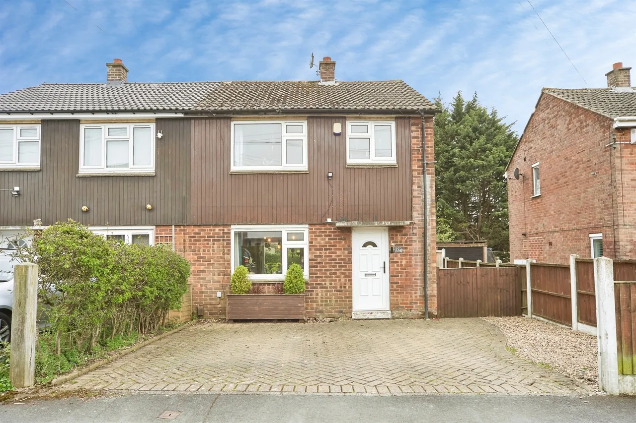 2 bed house for sale — Shaw Leys, Yeadon, Leeds