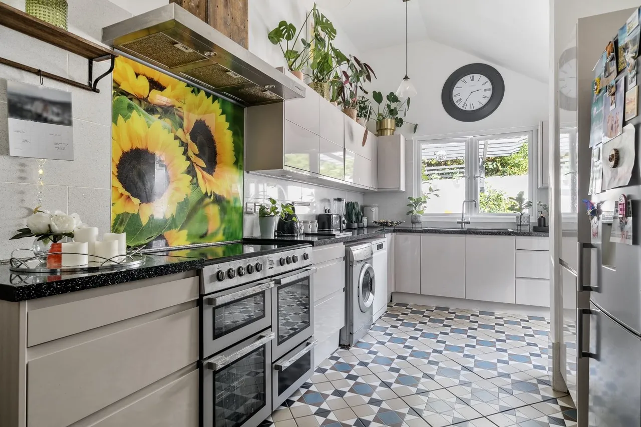 Sunflower Road, Barnstaple, EX32, photo 2