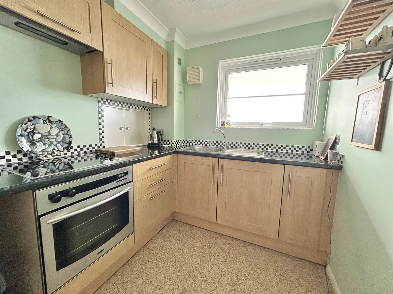Glyne Hall, Bexhill-On-Sea, photo 6