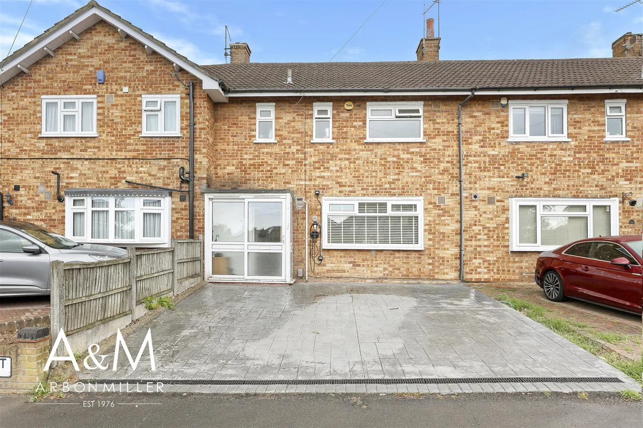 Tudor Crescent, Hainault, Essex, Ilford, IG62SE, photo 24