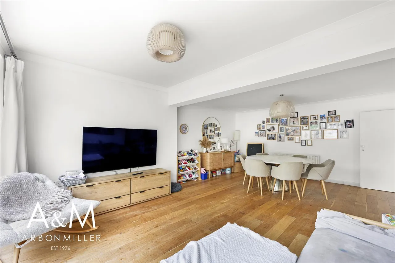 Tudor Crescent, Hainault, Essex, Ilford, IG62SE, photo 11