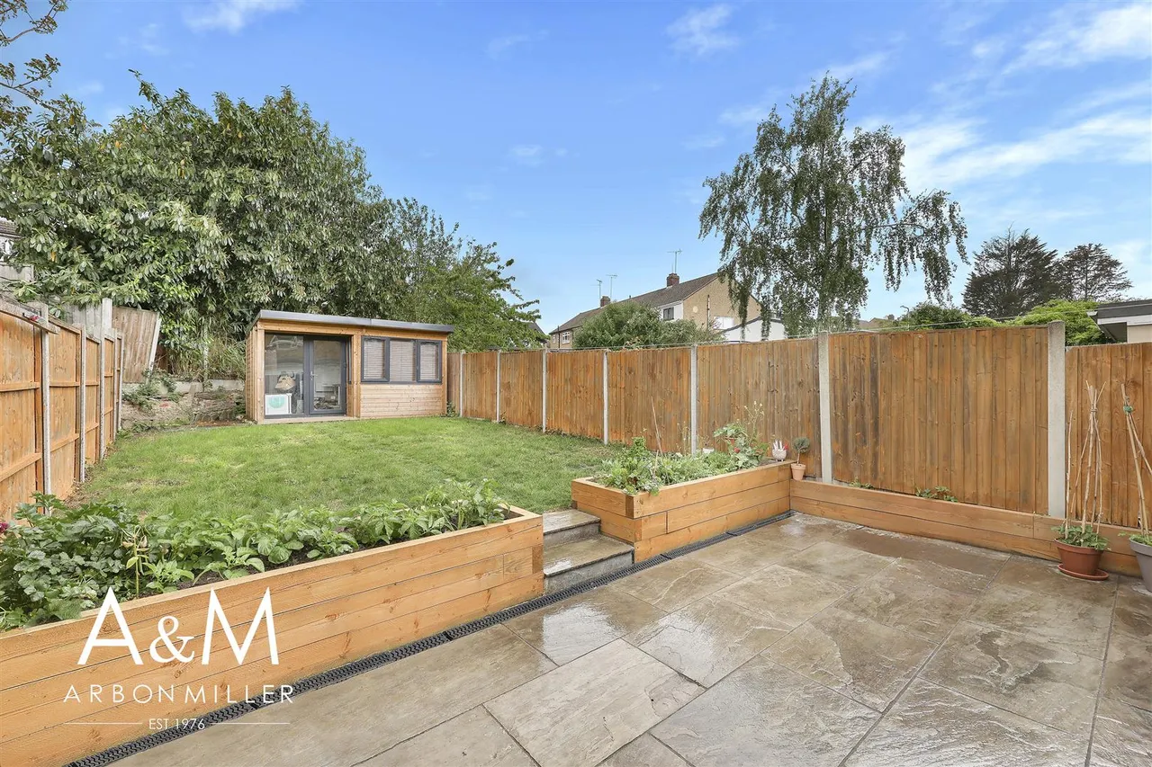Tudor Crescent, Hainault, Essex, Ilford, IG62SE, photo 20
