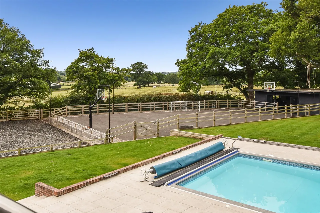 Lower Crabbick Lane, Denmead, photo 12