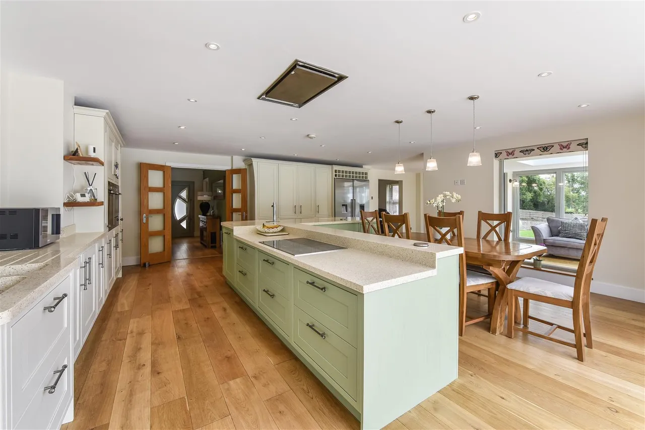 Lower Crabbick Lane, Denmead, photo 9