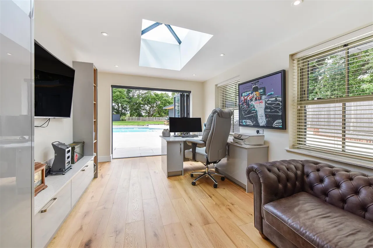Lower Crabbick Lane, Denmead, photo 14