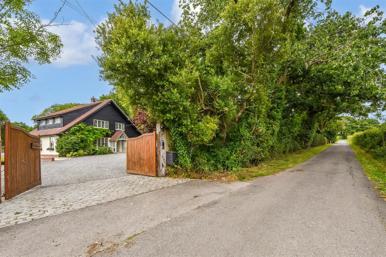 Lower Crabbick Lane, Denmead, photo 35