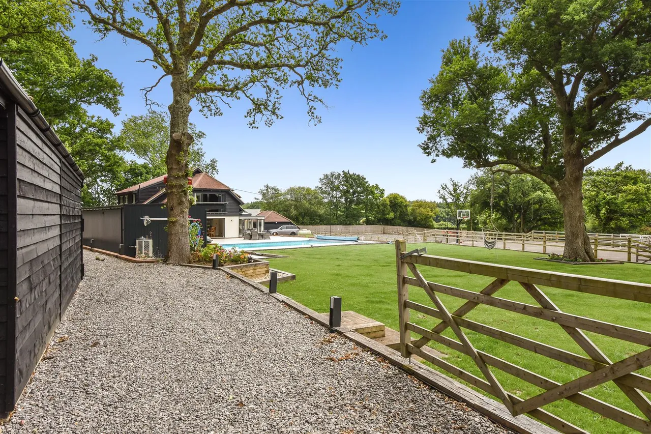 Lower Crabbick Lane, Denmead, photo 34