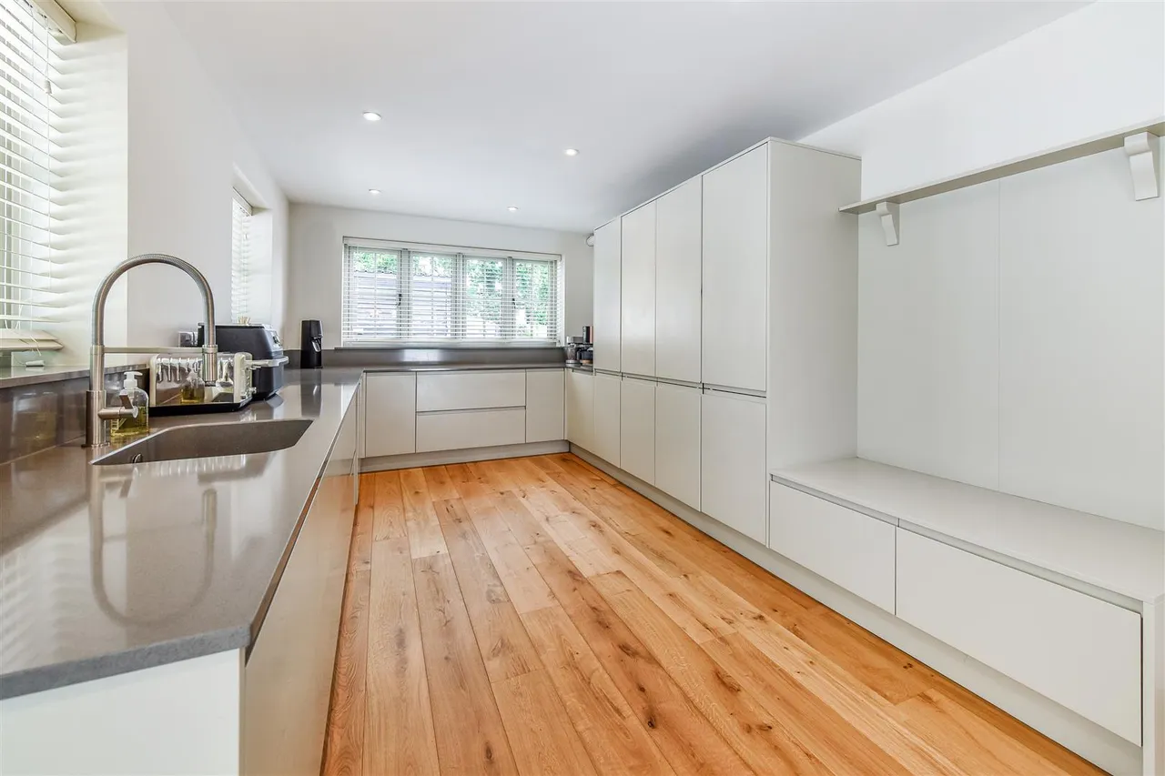 Lower Crabbick Lane, Denmead, photo 15