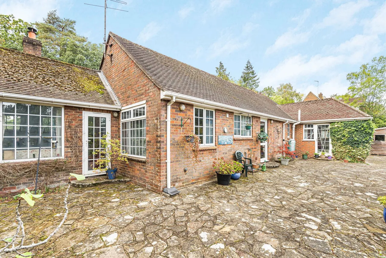 Sandrock Hill Road, Wrecclesham, GU10, photo 16
