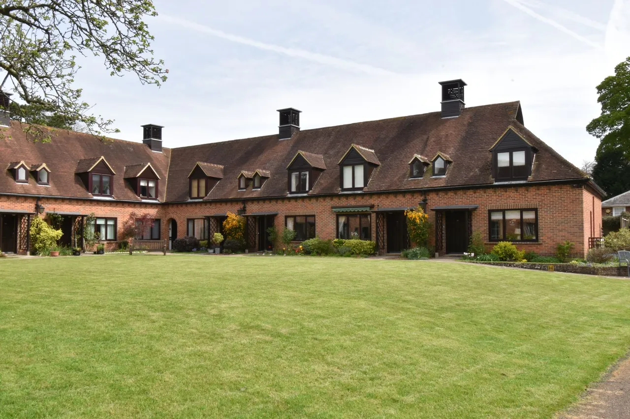 2 bed house for sale, Atwater Court, Lenham