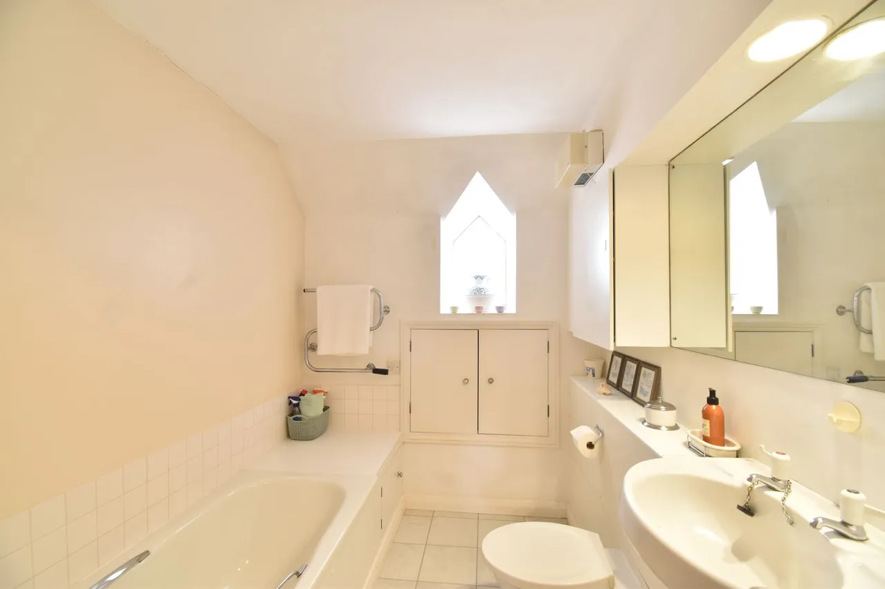 Atwater Court, Lenham, photo 10