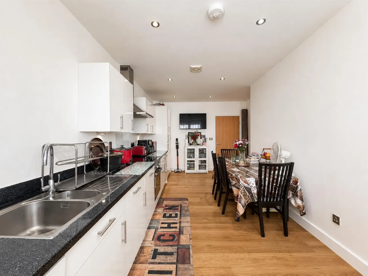 Tivoli Road, Hounslow, TW4, photo 3