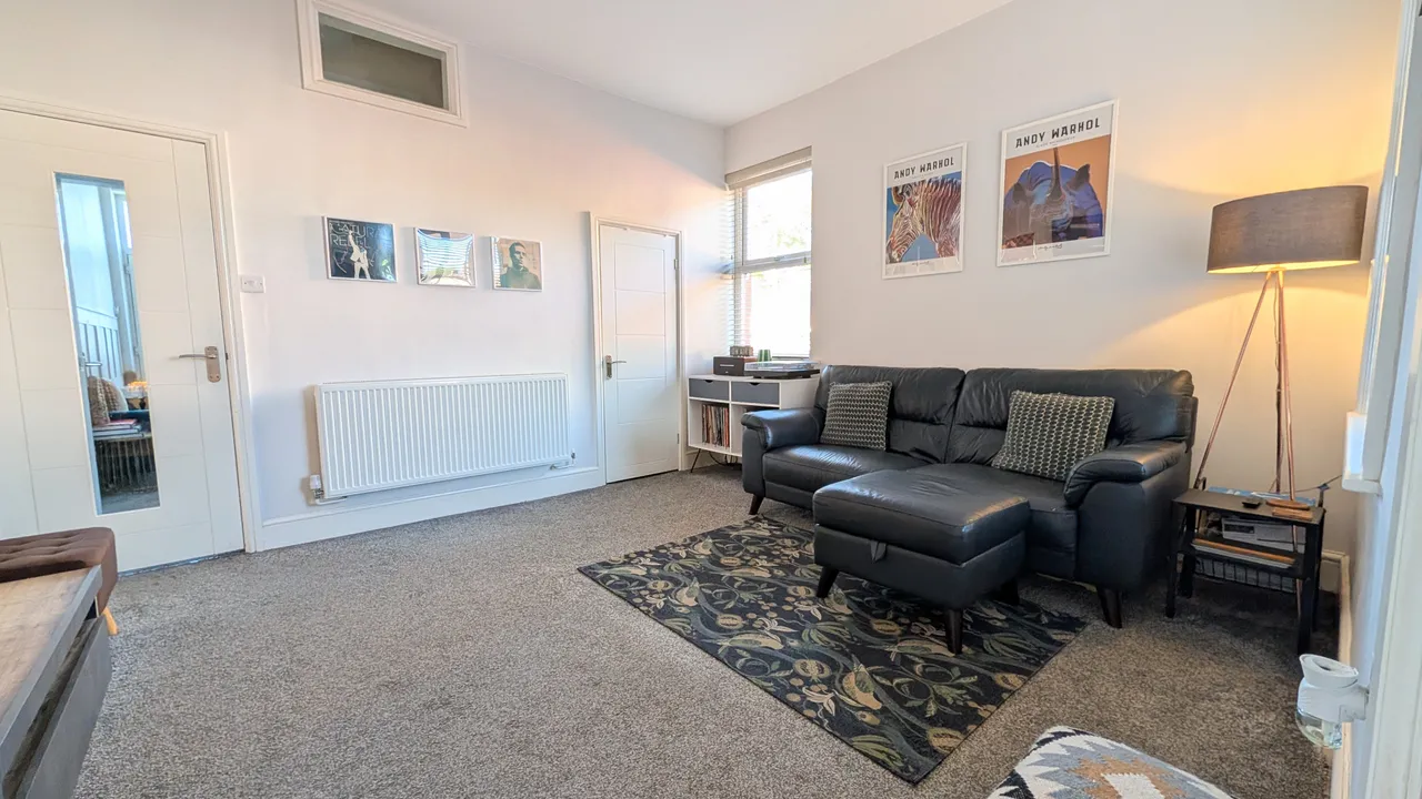 King George Road, Gee Cross, SK14, photo 12