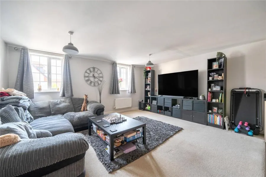 Cotts Field, Haddenham, HP17, photo 5