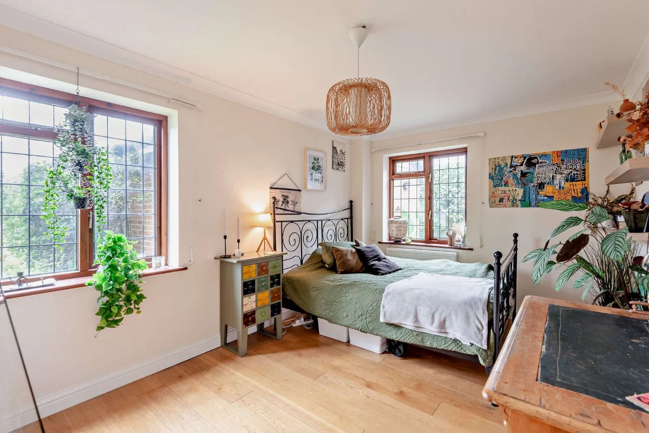 Monks Road, Virginia Water, GU25, photo 13