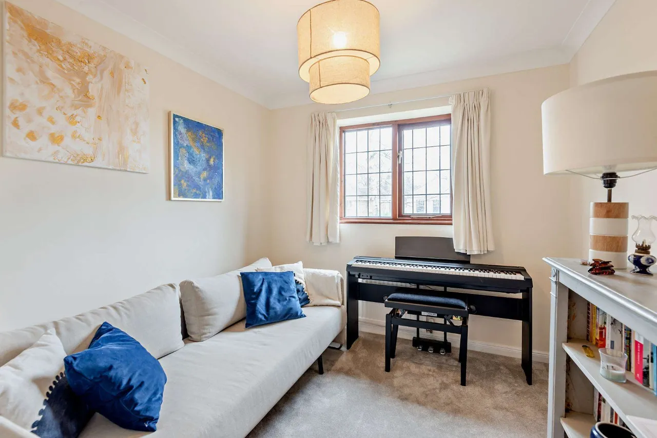 Monks Road, Virginia Water, GU25, photo 11