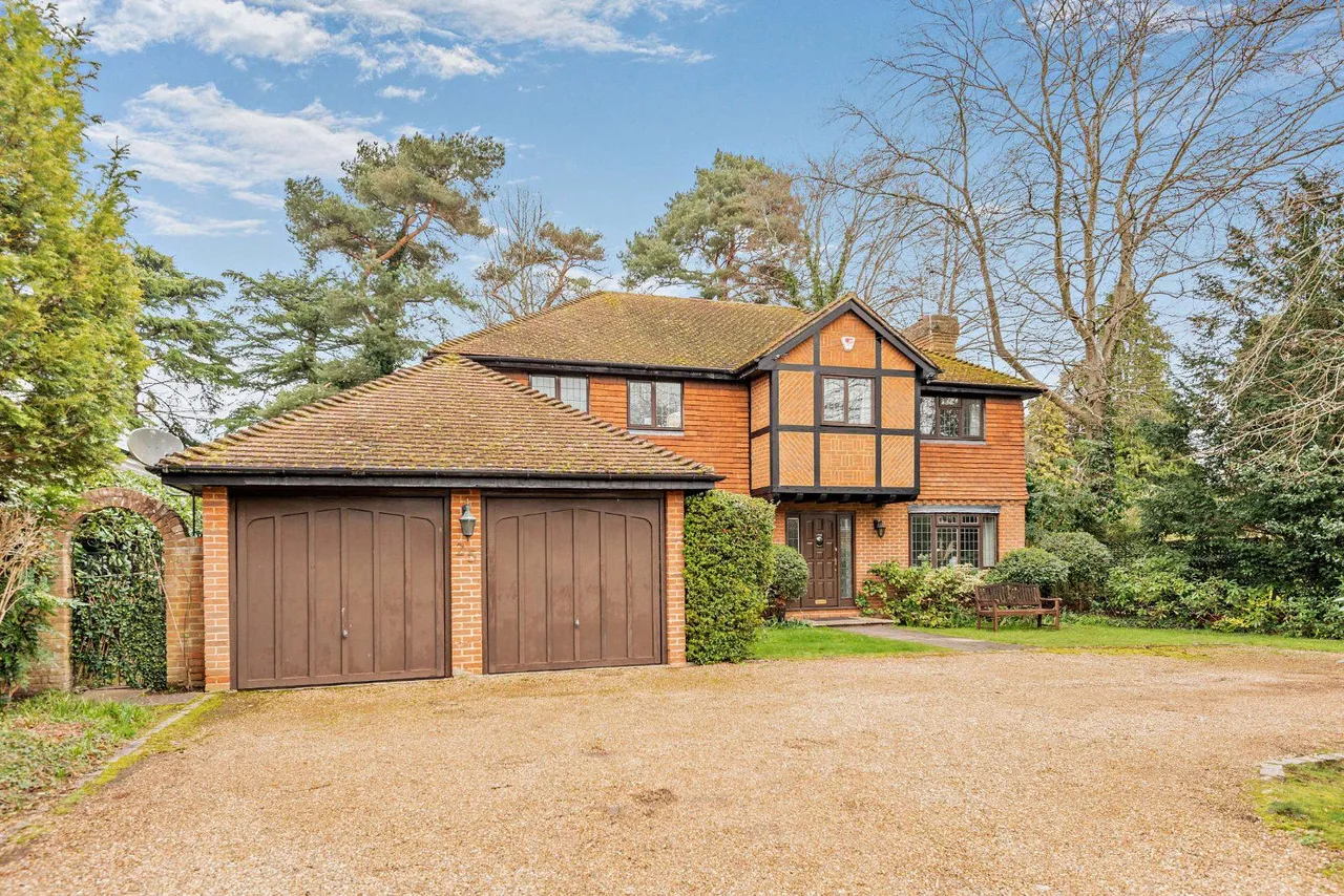 Monks Road, Virginia Water, GU25, photo 16