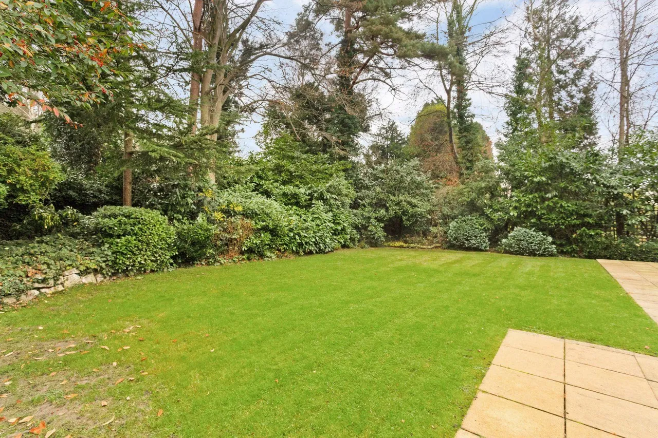 Monks Road, Virginia Water, GU25, photo 14