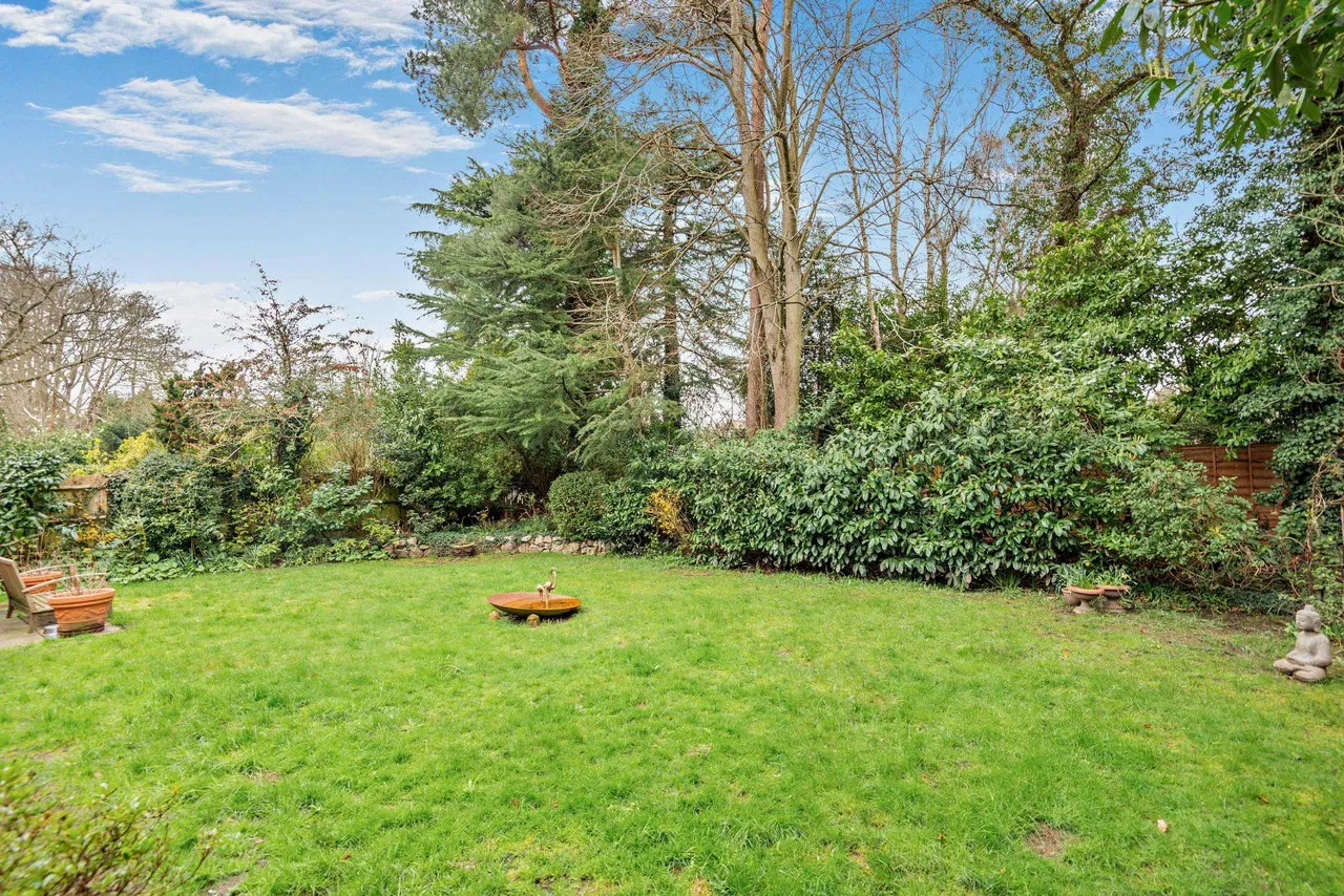 Monks Road, Virginia Water, GU25, photo 15