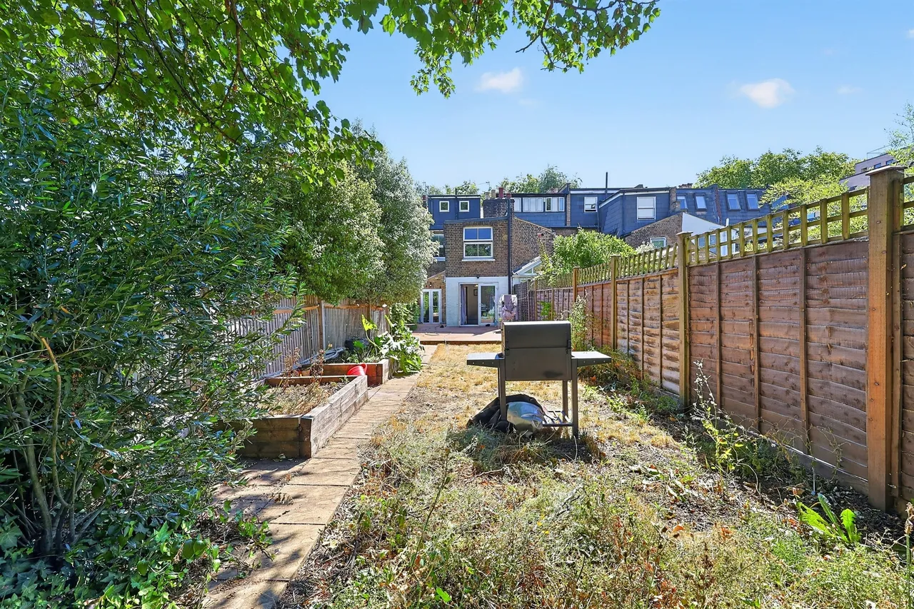 Chiswick Road, London, W4, photo 7