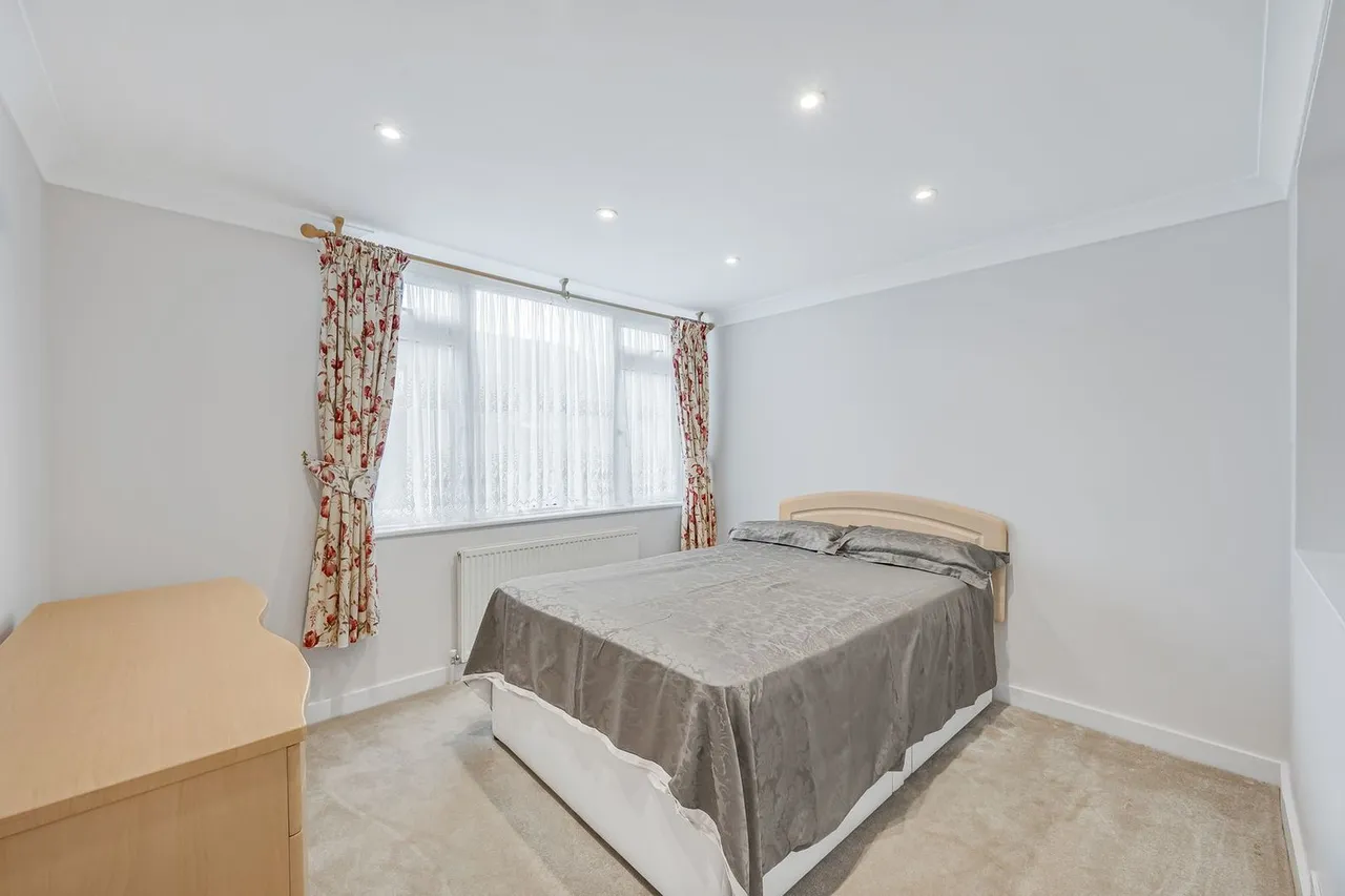 Approach Road, Ashford, TW15, photo 14