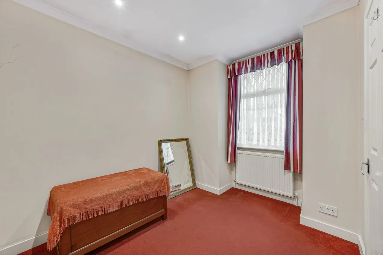 Approach Road, Ashford, TW15, photo 21
