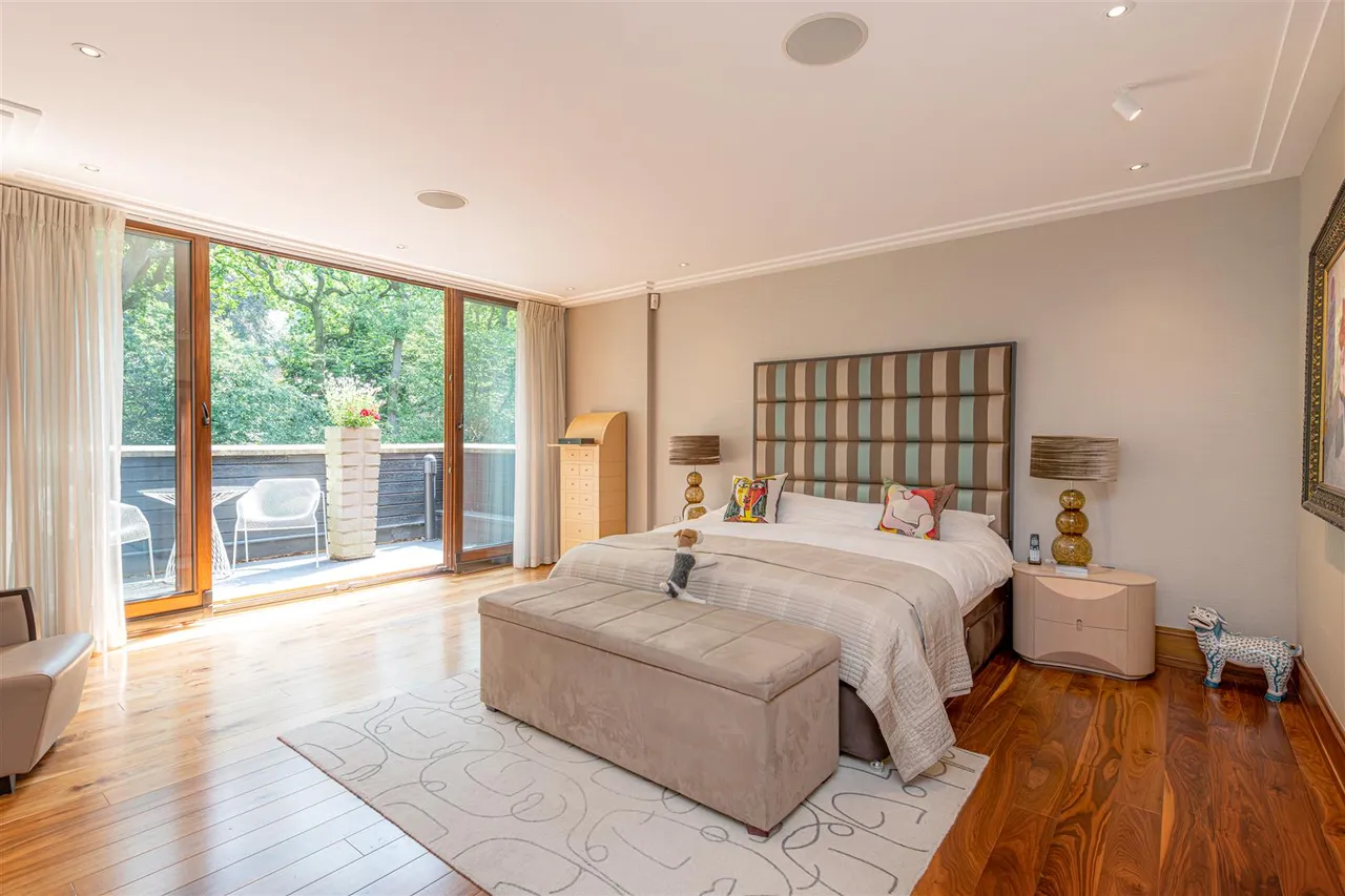 The Bishops Avenue, London, N2 0BN, photo 11