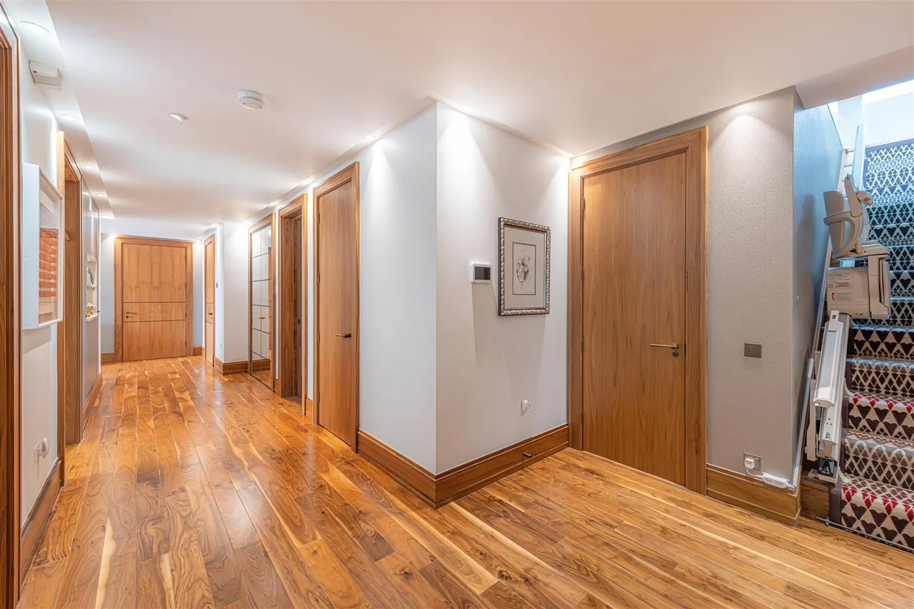 The Bishops Avenue, London, N2 0BN, photo 9