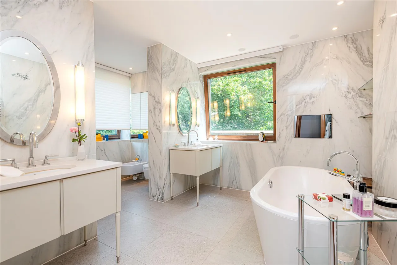 The Bishops Avenue, London, N2 0BN, photo 10