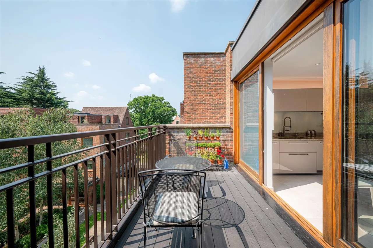 The Bishops Avenue, London, N2 0BN, photo 19