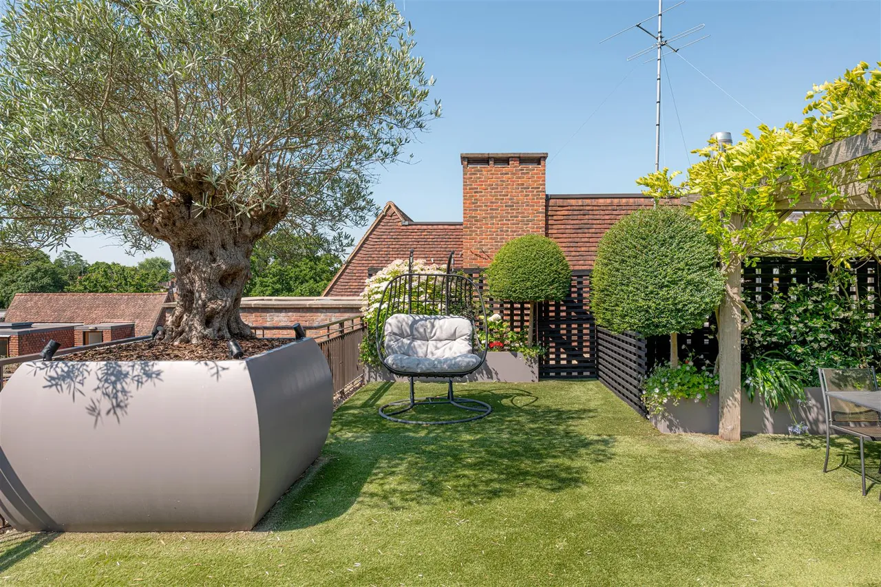 The Bishops Avenue, London, N2 0BN, photo 18