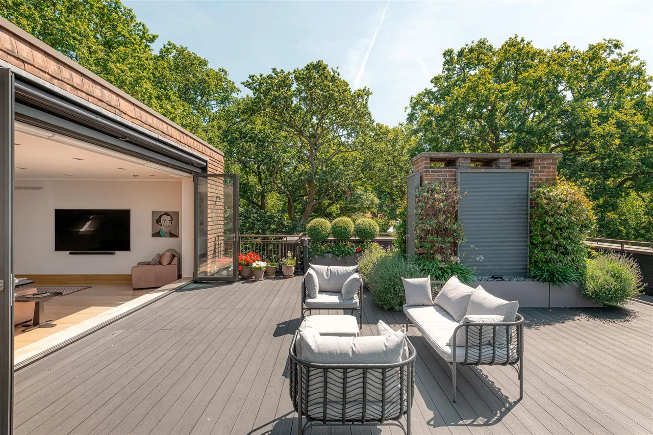 The Bishops Avenue, London, N2 0BN, photo 20