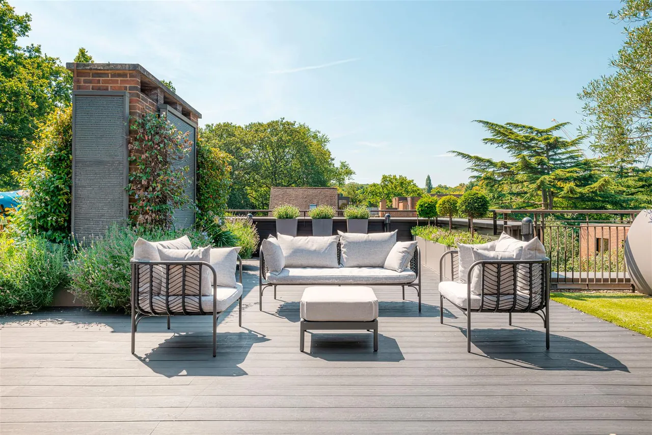 The Bishops Avenue, London, N2 0BN, photo 16