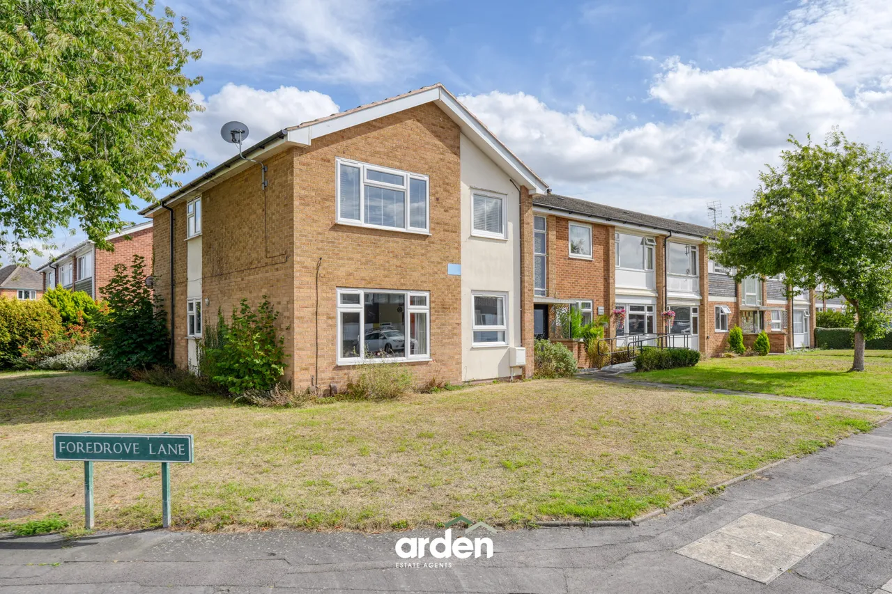 2 bed flat for sale, Foredrove Lane, Solihull, B92