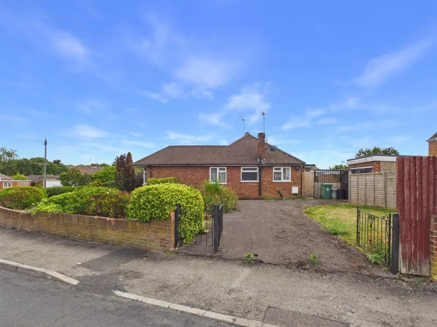 Larkhay Road, Hucclecote, photo 13