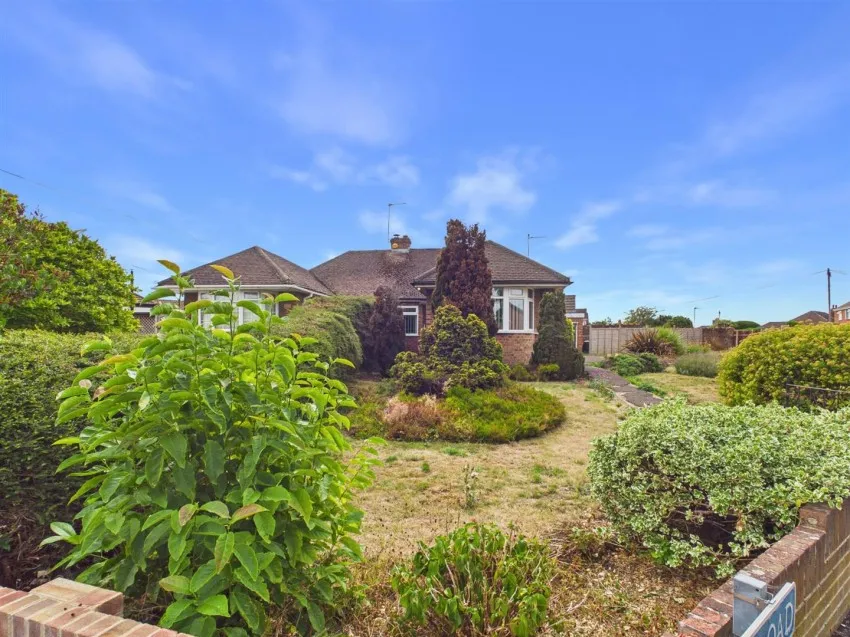 Larkhay Road, Hucclecote, photo 4