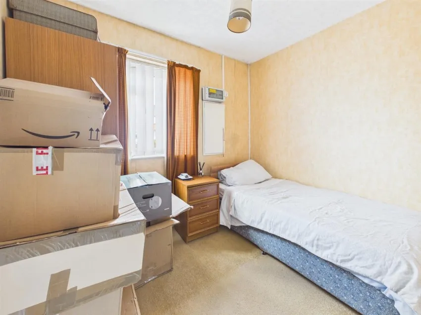 Larkhay Road, Hucclecote, photo 9
