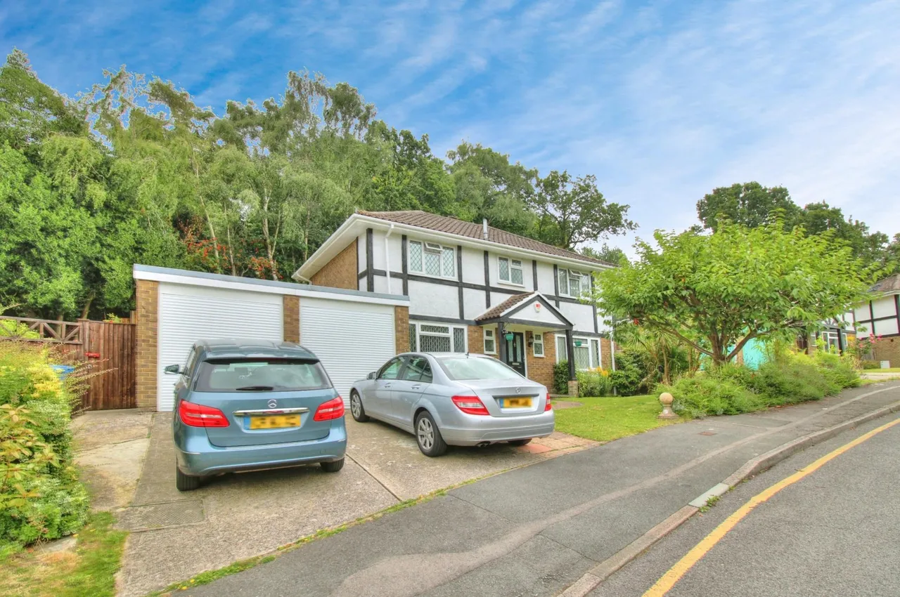 4 bed house for sale, Beech Glen, Bracknell, RG12