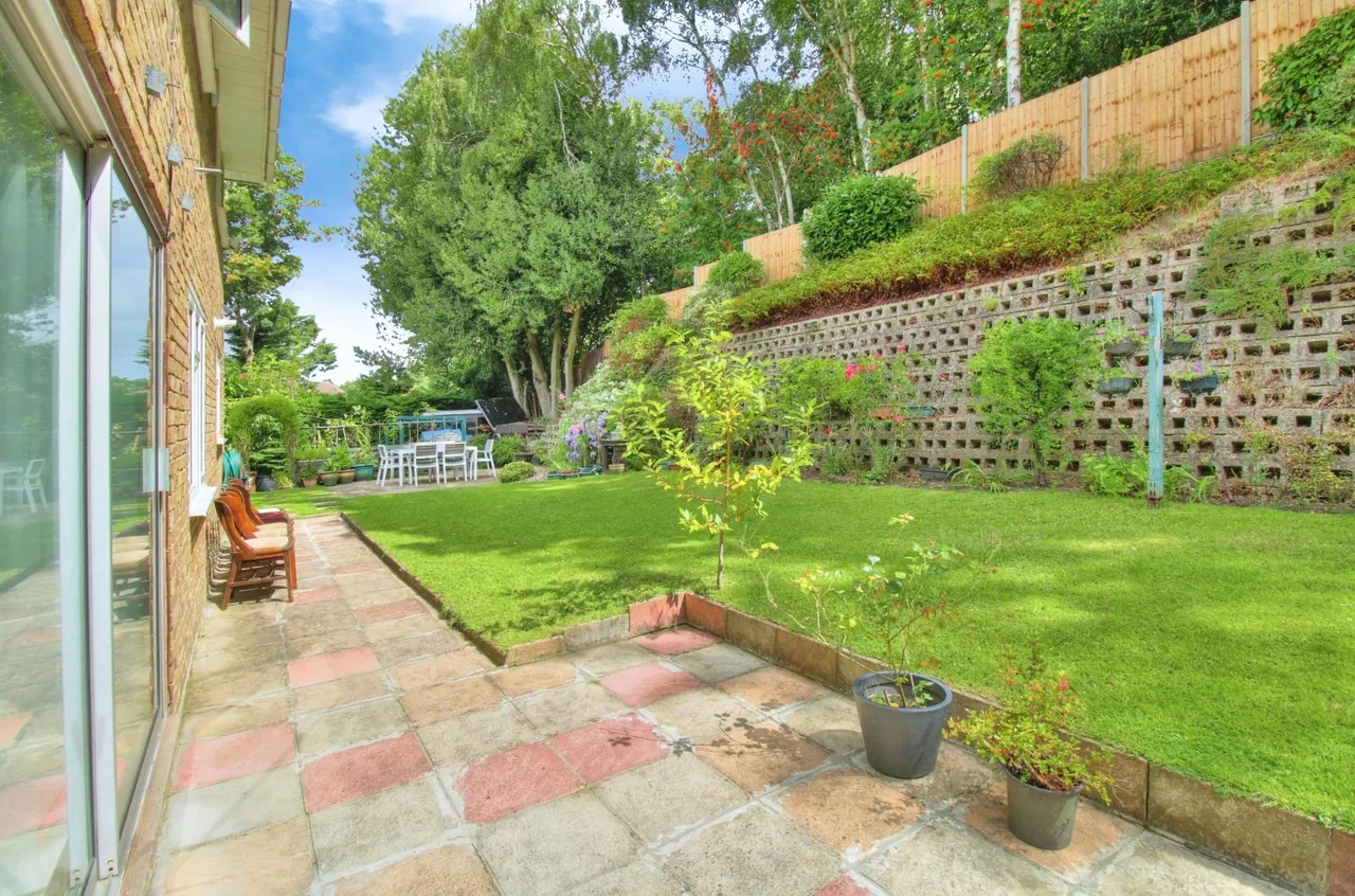 Beech Glen, Bracknell, RG12, photo 18