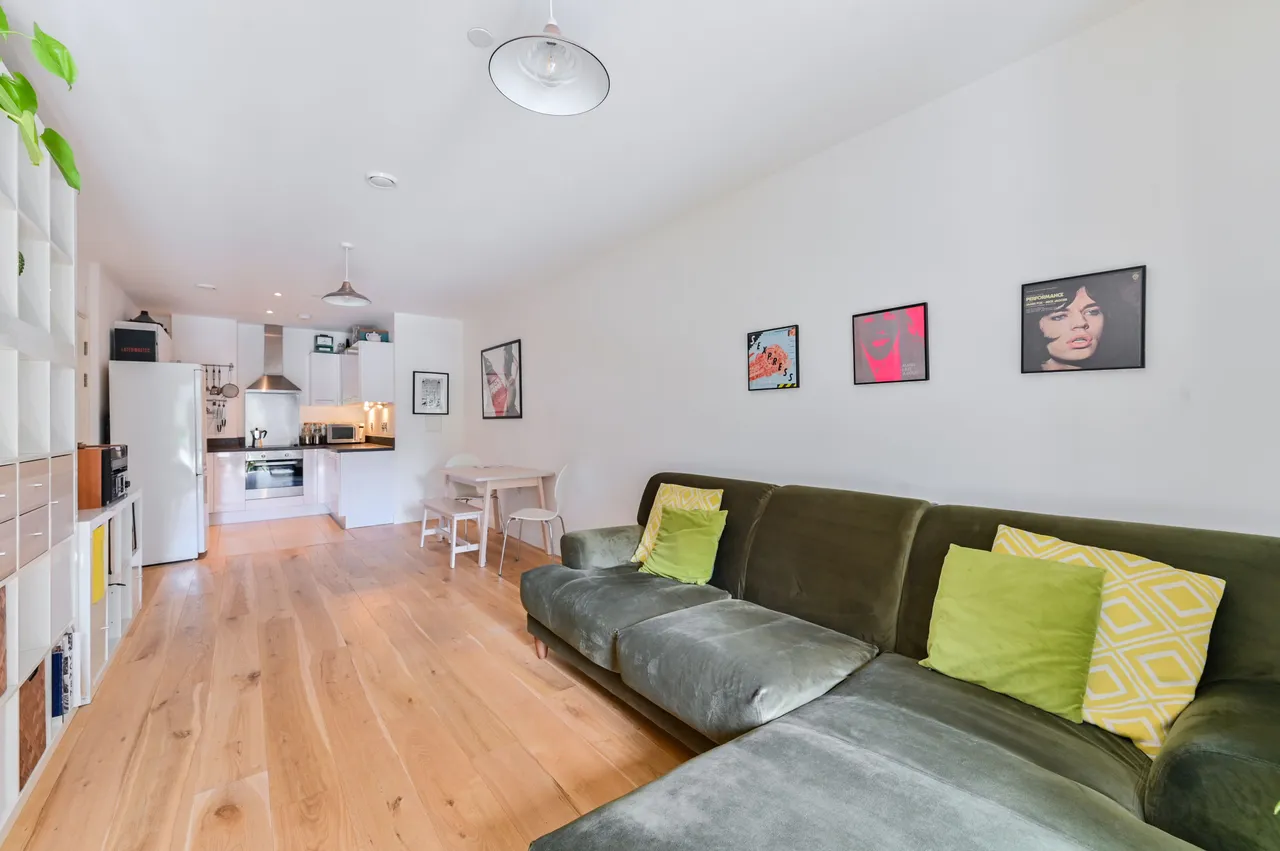2 bed flat for sale — 18 Flotilla House, Battersea Reach, Juniper Drive, London