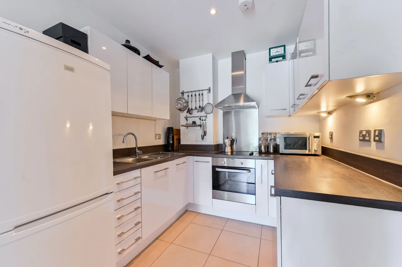 18 Flotilla House, Battersea Reach, Juniper Drive, London, photo 4
